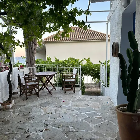 Ef Zin - Zaga House * Koróni