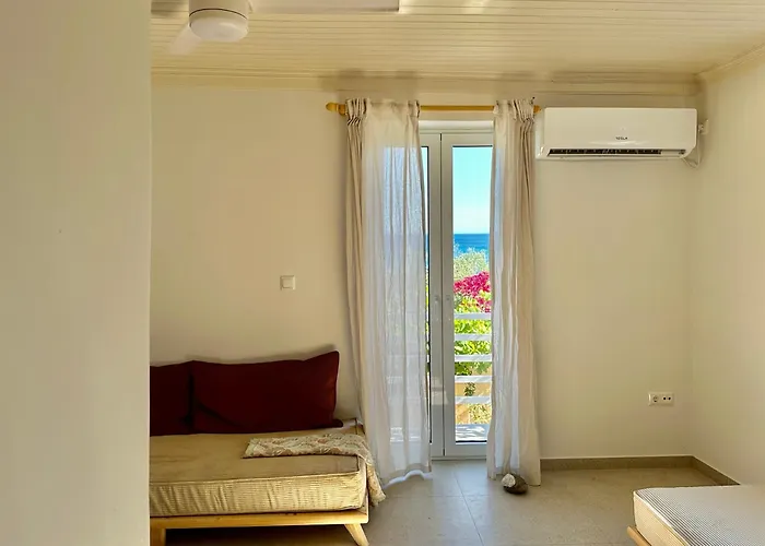 Ef Zin - Zaga House Hébergement de vacances Koróni